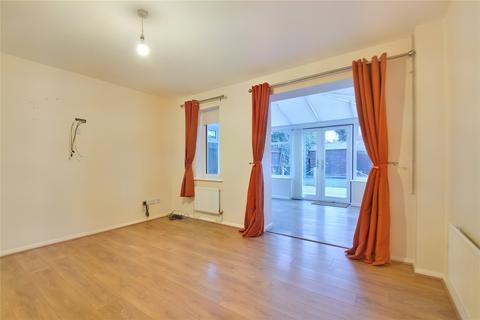 2 bedroom end of terrace house to rent, Mandalay Drive, Norton WR5