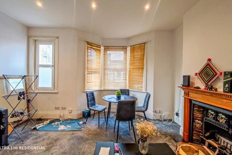 2 bedroom flat for sale, Gallosson Road, Plumstead, London, SE18