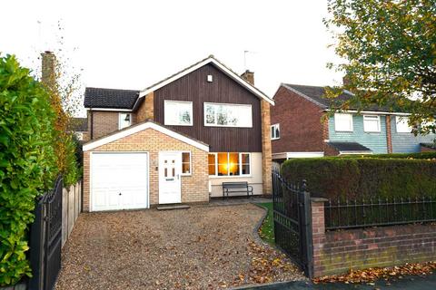 4 bedroom detached house for sale, Fairburn Drive, Garforth, Leeds