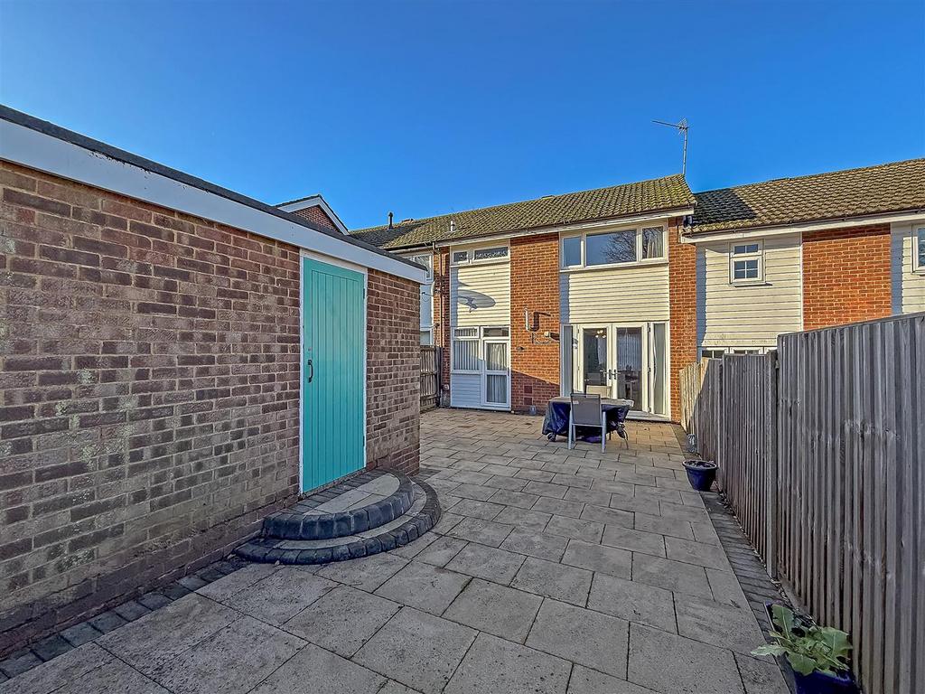 30 Canbara Close-27.jpg