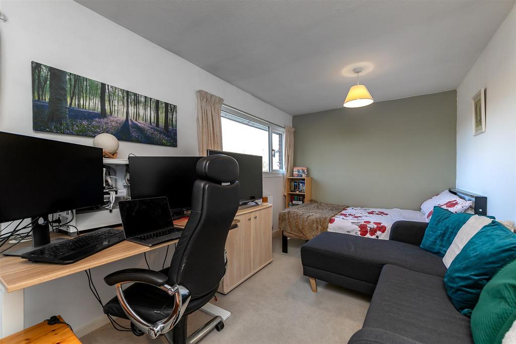 30 Canbara Close-24.jpg