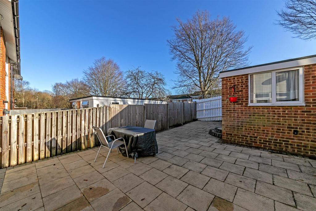 30 Canbara Close-29.jpg