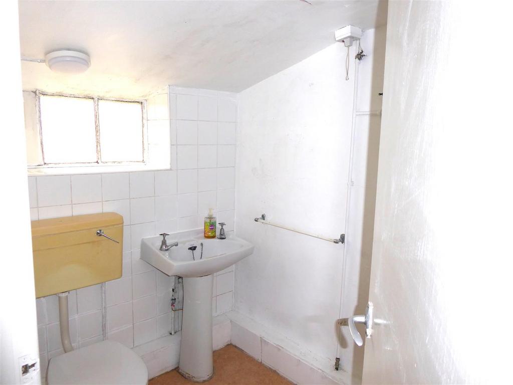 Shower room1.JPG