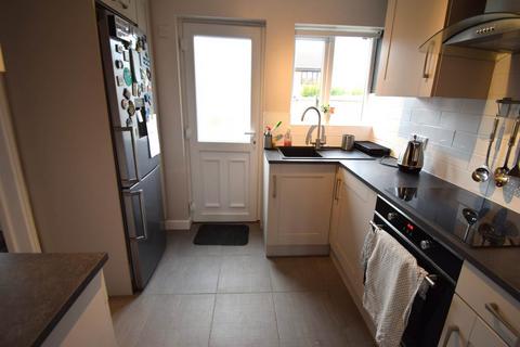 3 bedroom terraced house to rent, Pipers Lane, Hoole, Chester