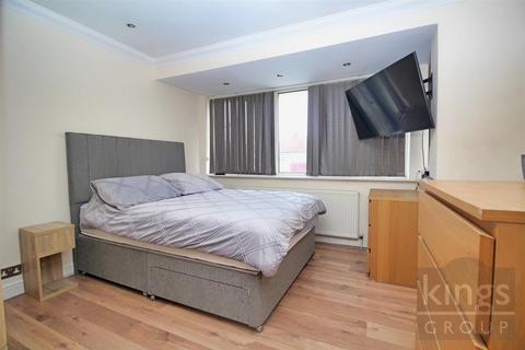 15 Queens Drive, Waltham Cross, EN8 7PR