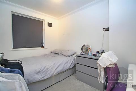 15 Queens Drive, Waltham Cross, EN8 7PR