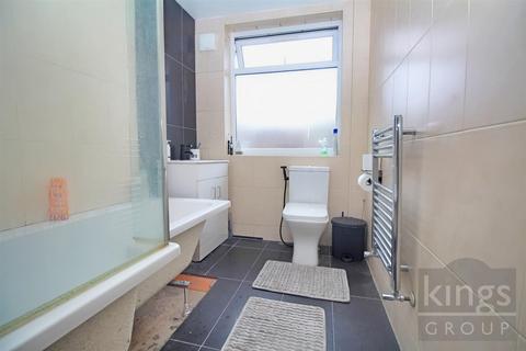 15 Queens Drive, Waltham Cross, EN8 7PR