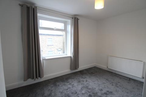 3 bedroom end of terrace house to rent, Staveley Road, Keighley, BD22