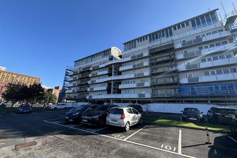 2 bedroom apartment to rent, Royal Quay, Liverpool L3