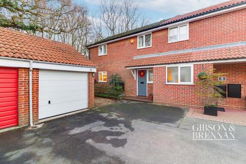 3 bedroom semi-detached house for sale, Bonningtons, Brentwood, CM13