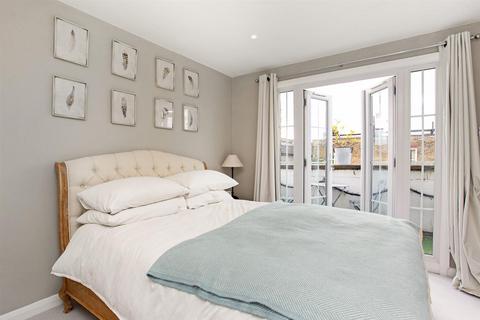 1 bedroom flat for sale, Clonmel Road, London, SW6