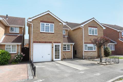 3 bedroom detached house to rent, Briarwood Close, Fareham PO16