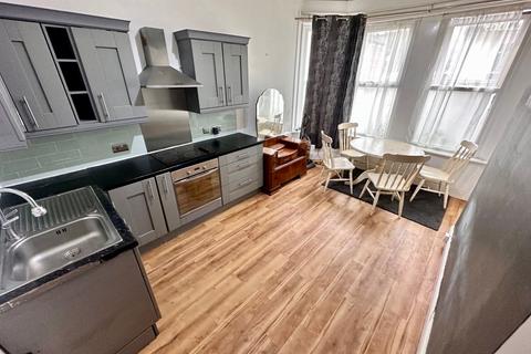 2 bedroom apartment for sale, Flat 2, 28 Cranbury Avenue, Southampton, Hampshire, SO14 0LQ