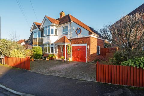 4 bedroom semi-detached house for sale, Pirrie Close, Upper Shirley, Southampton, Hampshire, SO15