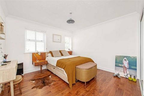 1 bedroom flat to rent, Twig Folly Close, London E2