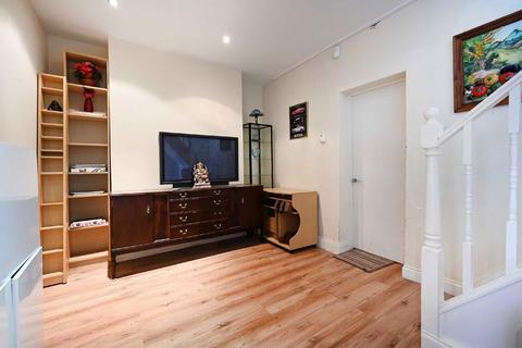 3 bedroom house to rent, Cahir Street, London E14