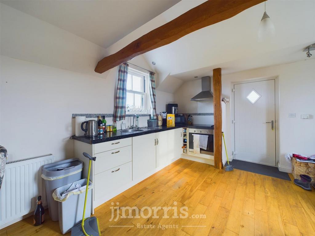 Open Plan Sitting/Dining Room/Bedroom