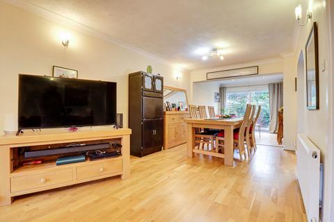 4 bedroom detached house for sale, Kinsbourne Close, Harpenden, Hertfordshire, AL5