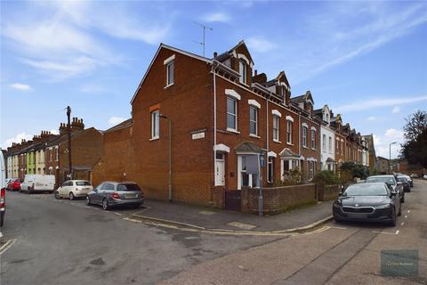 6 bedroom end of terrace house for sale, Church Road