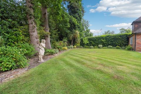 5 bedroom detached house for sale, Templewood Lane, Farnham Common, Buckinghamshire