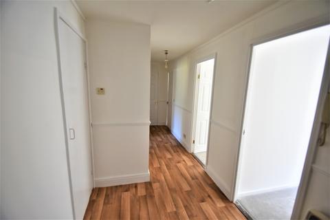 2 bedroom flat to rent, Frobisher Close, Gosport PO13