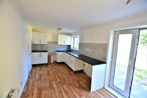 2 bedroom flat to rent, Frobisher Close, Gosport PO13