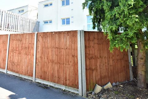 2 bedroom flat to rent, Frobisher Close, Gosport PO13