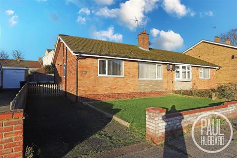 2 bedroom semi-detached bungalow to rent, Sunningdale Avenue, Pakefield, NR33