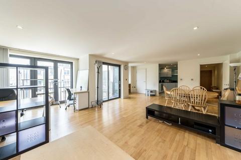 3 bedroom flat to rent, William Road, London NW1