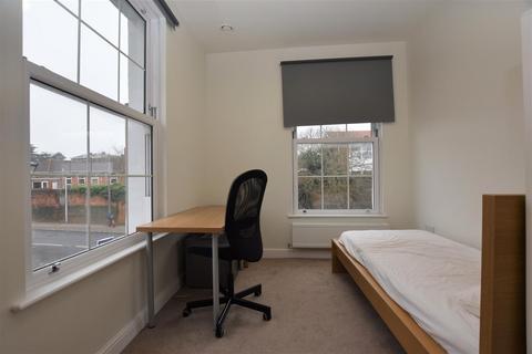 1 bedroom in a house share to rent, Sidmouth Street, Reading