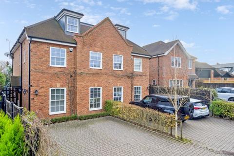 5 bedroom semi-detached house for sale, Meadow Lane, Beaconsfield HP9