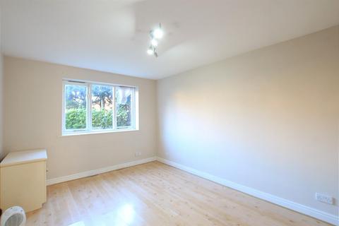 1 bedroom apartment to rent, 664 London Road, Hounslow TW3