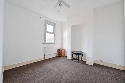 2 bedroom flat to rent, Brookmill Road, Lewisham, London, SE8