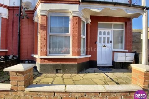 1 bedroom flat to rent, Hainault Avenue, Westcliff On Sea