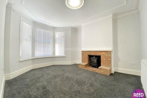 1 bedroom flat to rent, Hainault Avenue, Westcliff On Sea