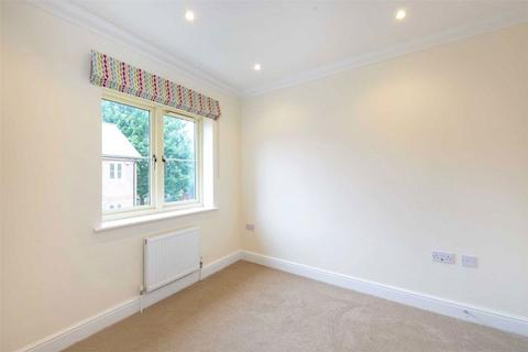 2 bedroom semi-detached house to rent, New Road, Berkhamsted HP4