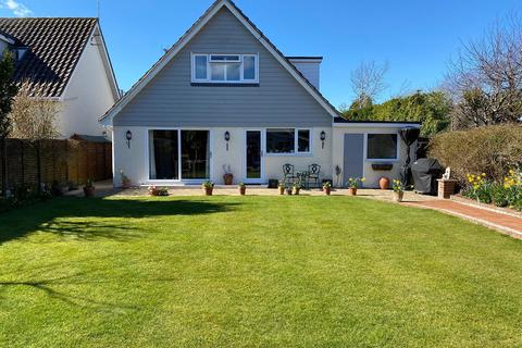 3 bedroom detached house for sale, Meadow Way, Aldwick Bay Estate, Aldwick, Bognor Regis,  West Sussex PO21