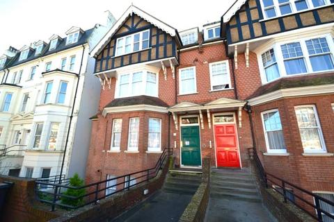 1 bedroom flat to rent, Jevington Gardens, Eastbourne BN21