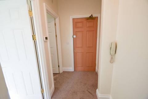 1 bedroom flat to rent, Jevington Gardens, Eastbourne BN21