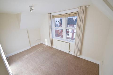 1 bedroom flat to rent, Jevington Gardens, Eastbourne BN21