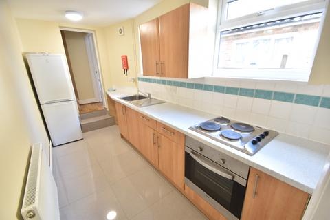 1 bedroom ground floor maisonette to rent, Stanley Street, Luton, Bedfordshire, LU1 5AL