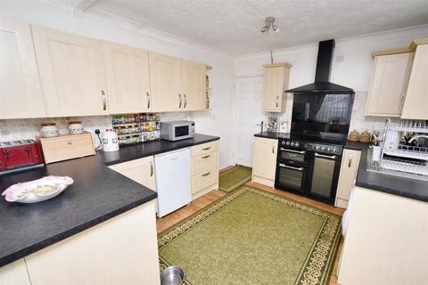 3 bedroom detached bungalow for sale, Cardigan Road, Kettering NN14