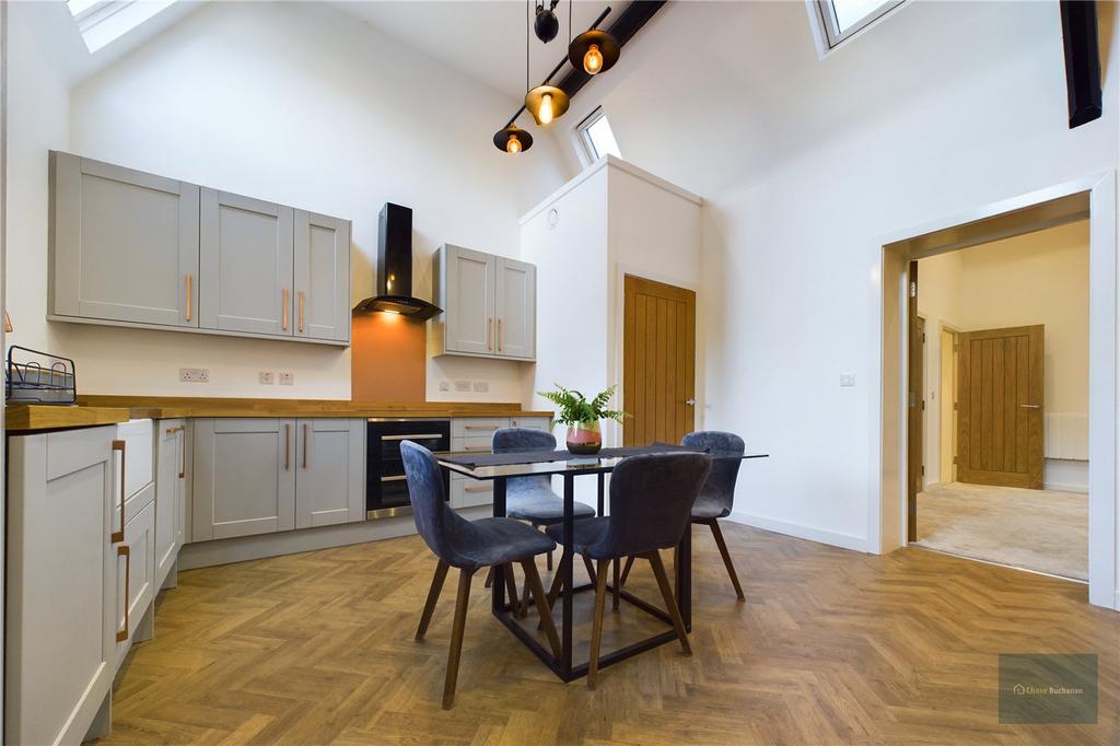 Kitchen/Dining Area