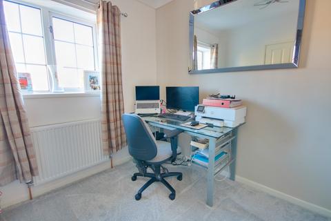 25 Caerleon Drive, Southampton, SO19 5LG