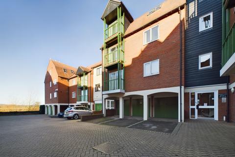 2 bedroom apartment to rent, Priors Court, Back of Avon, Tewkesbury, Gloucestershire, GL20