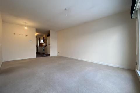 2 bedroom flat to rent, Monart Road, Perth