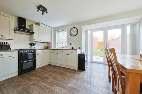 3 bedroom terraced house for sale, Laurel Lane, Hull, East Riding of Yorkshire, HU4 6EG