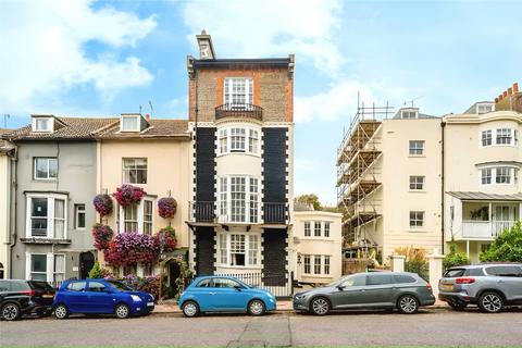 2 bedroom flat to rent, Upper Rock Gardens, East Sussex BN2