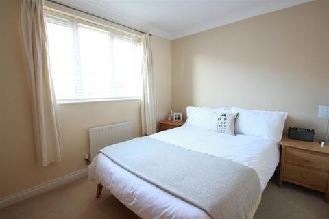 1 bedroom apartment to rent, Great Oak Drive, Altrincham WA15