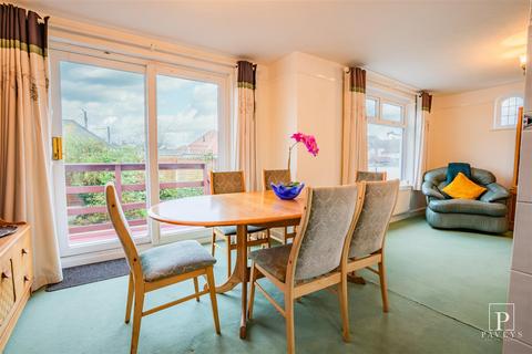 4 Florence Road, Walton On The Naze, CO14 8HP